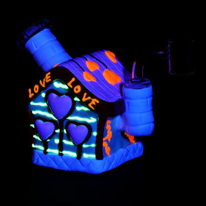
                  
                    Load image into Gallery viewer, Valentine&amp;#39;s Love Shack Resin Sculpted Glass Dab Rig - 4.5&amp;quot; / 14mm F
                  
                