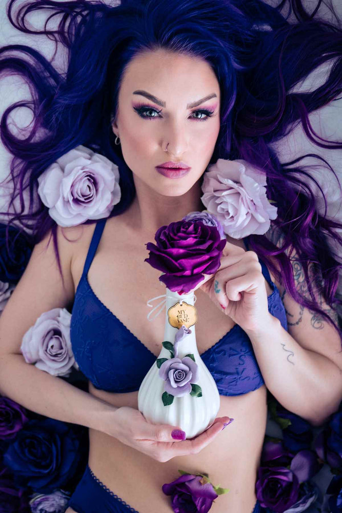 
                  
                    Load image into Gallery viewer, Rose signature bongs
                  
                