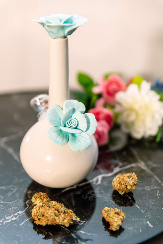 
                  
                    Load image into Gallery viewer, Rosette Ceramic Bong
                  
                