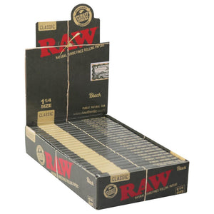 
                  
                    Load image into Gallery viewer, Raw Black Classic Rolling Papers
                  
                