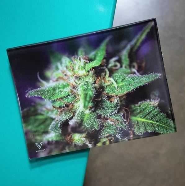 
                  
                    Load image into Gallery viewer, Blue Dream Glass Rollin&amp;#39; Tray
                  
                