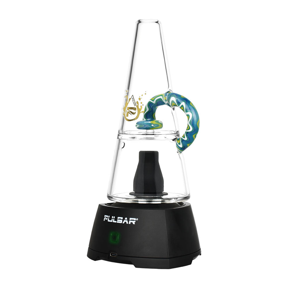 
                  
                    Load image into Gallery viewer, Pulsar Sipper Bubbler Cup | Wig Wag Showerhead | 6.75&amp;quot;
                  
                