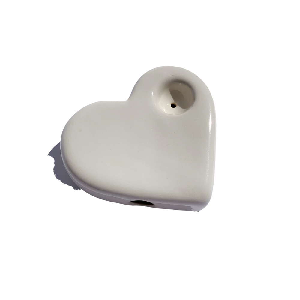 
                  
                    Load image into Gallery viewer, Ceramic Heart Pipe
                  
                